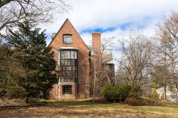 8 Holly Road, Newton, MA 02468