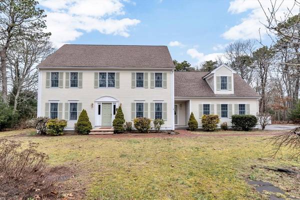 16 Cedar Street, Mashpee, MA 02649