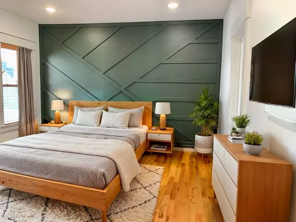 28 Dana St #1, Somerville, MA 02145