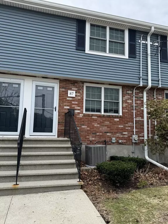 Dedham, MA 02026,87 Lancaster Rd #87