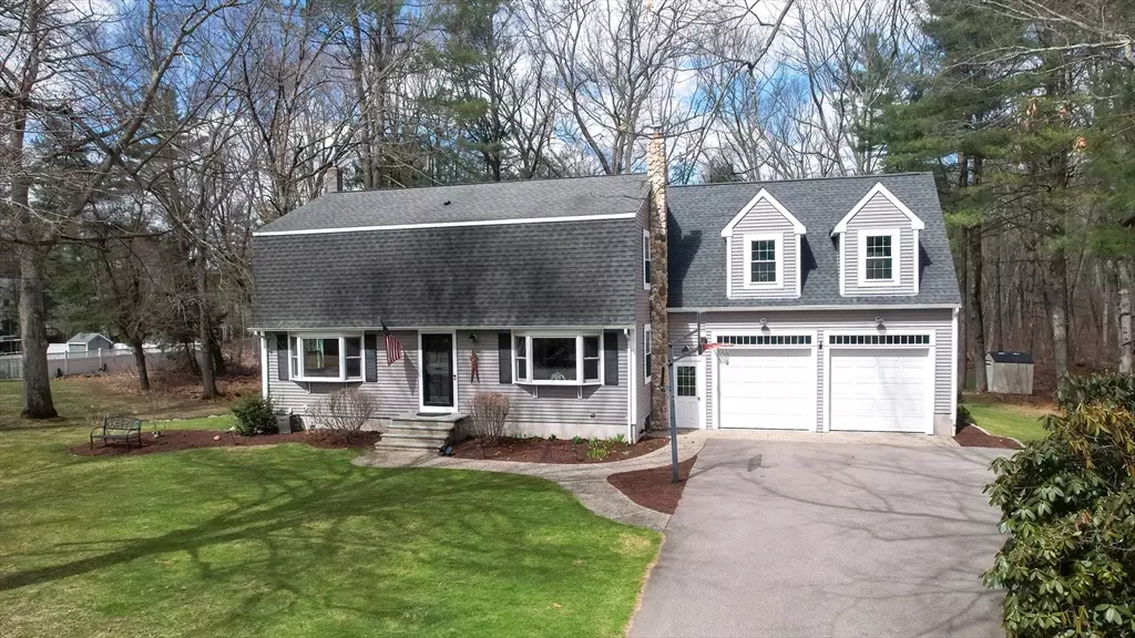 9 Pine St, Franklin, MA 02038