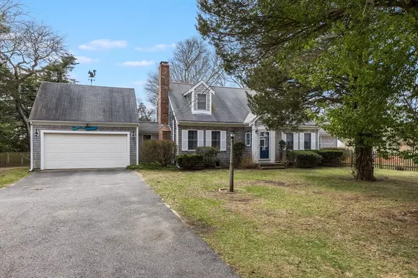 Falmouth, MA 02540,18 Savery Ln