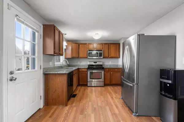 Tewksbury, MA 01876,17 Merrimack Meadows Ln #17