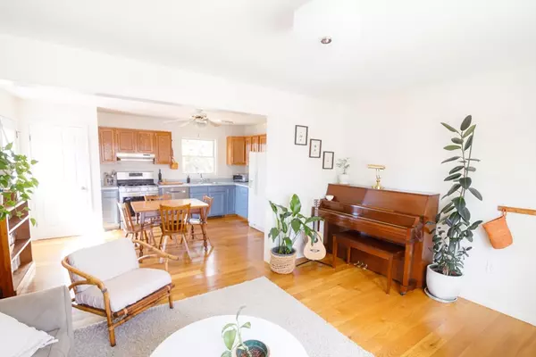 Gloucester, MA 01930,10 Loma Dr