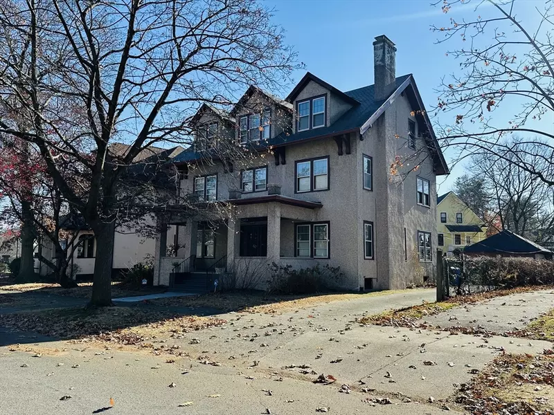 35 Spruceland Ave., Springfield, MA 01108