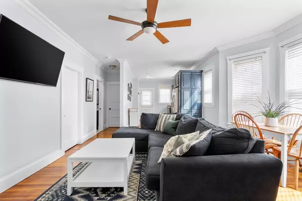 92 Line St #1, Somerville, MA 02143
