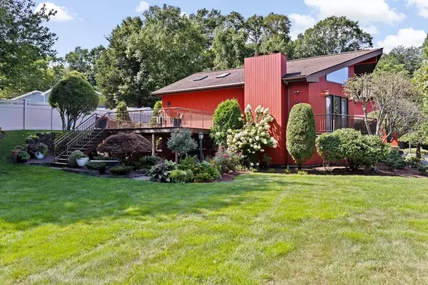 Swansea, MA 02777,17 Paula Drive