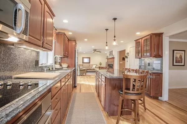 Easton, MA 02375,2 Dean St