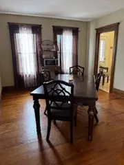 Westfield, MA 01085,16-18 Avery St