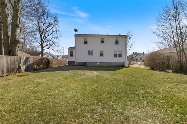 Haverhill, MA 01835,32 Woodlawn Ave