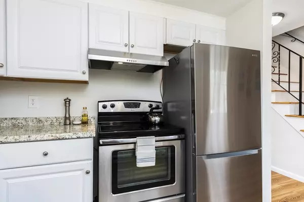 Marblehead, MA 01945,314 W Shore Dr #B