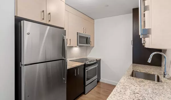 Boston, MA 02111,99 Kneeland St #611