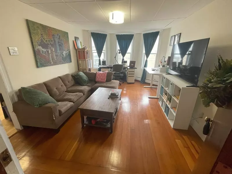112 Thurston #4, Somerville, MA 02145