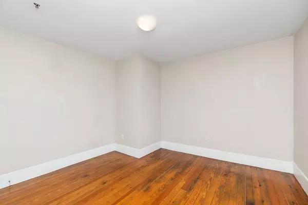 Boston, MA 02128,366-368 Sumner Street #1