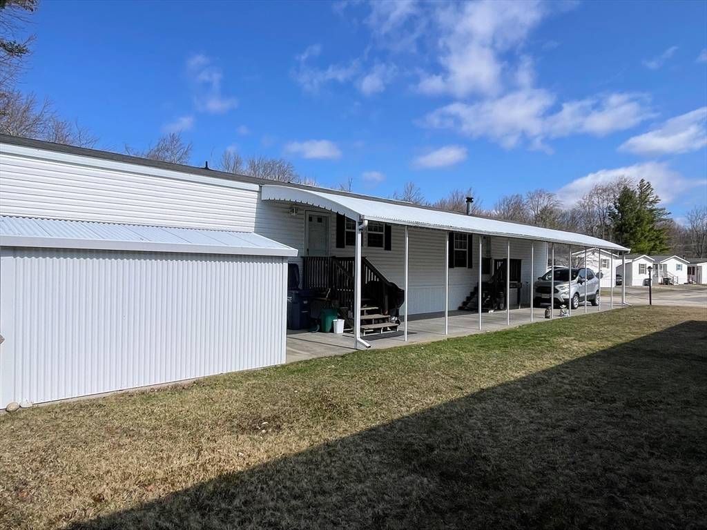 Leominster, MA 01453,556 Central Street #126