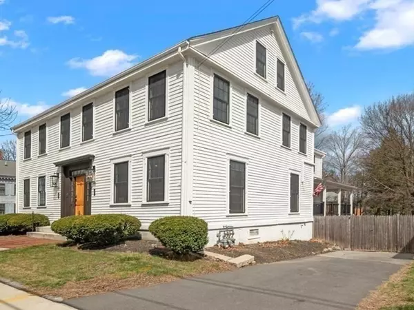 12 Salem St #2, Haverhill, MA 01835