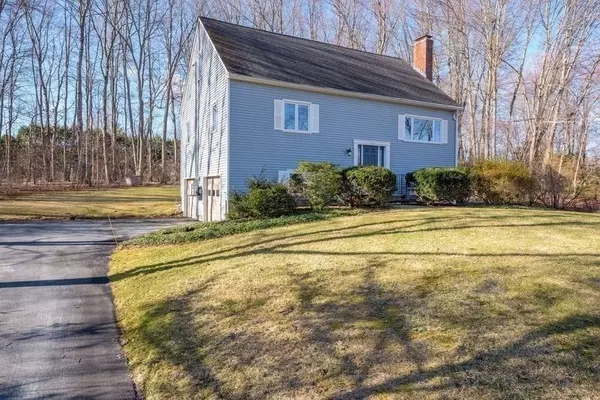 Amherst, MA 01002,27 Emily Ln
