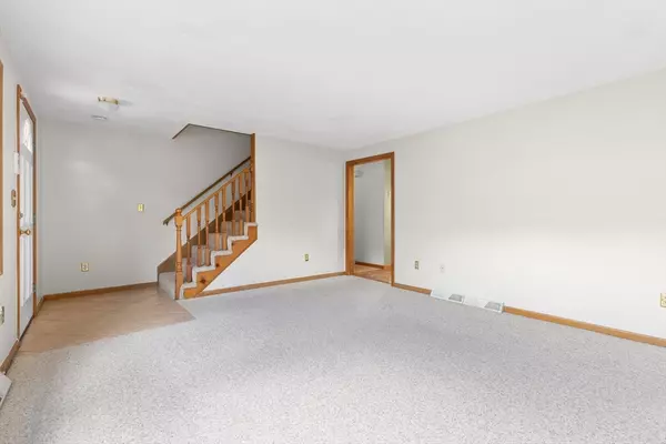 Woburn, MA 01801,44 Sylvanus Wood Ln