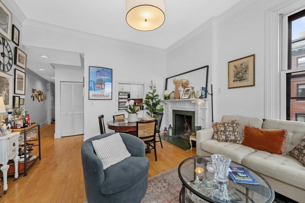 Boston, MA 02116,280 Commonwealth Ave #309