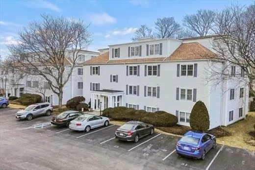 Mansfield, MA 02048,20 Webb Place #2B
