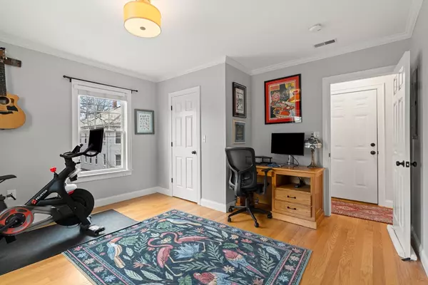 Salem, MA 01970,21 Hancock St #2