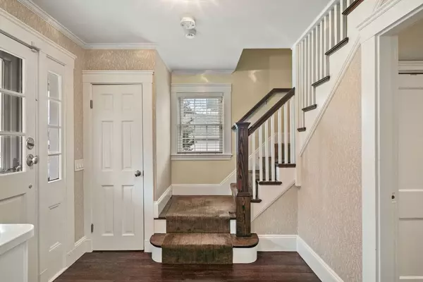 Wellesley, MA 02481,6 Saunders Ter