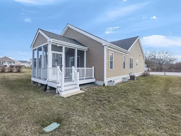 Wrentham, MA 02093,25 Partridge View Ln