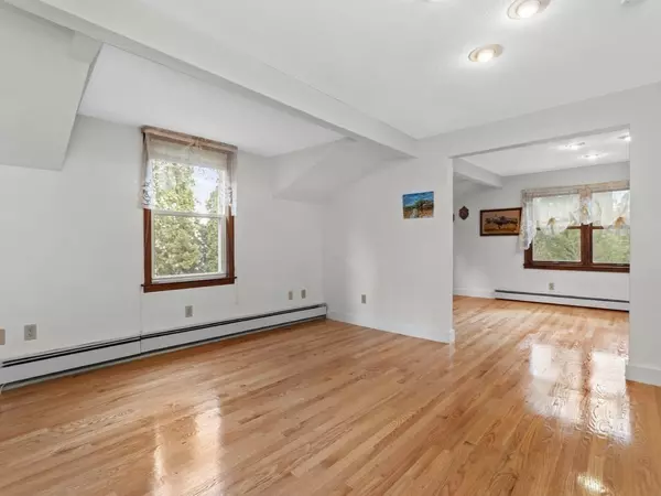 Waltham, MA 02451,144 Amherst Avenue