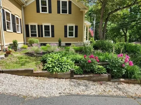 Blackstone, MA 01504,68 Blackstone St