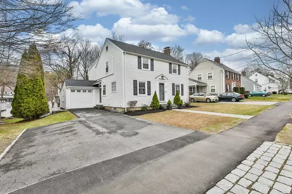 111 Elm St, Milton, MA 02186
