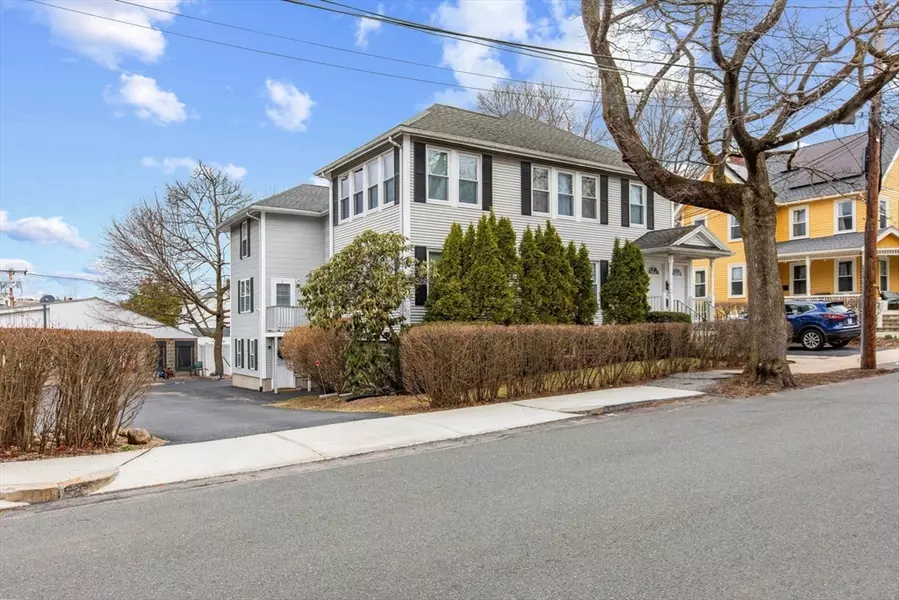 2-4 Middle St, Stoneham, MA 02180