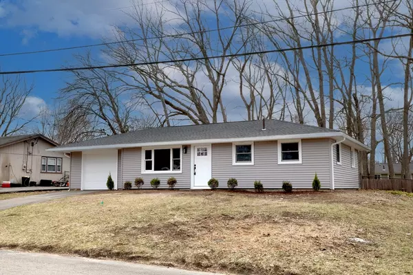 51 Stephen Dr, Brockton, MA 02302