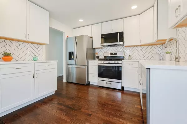 Holliston, MA 01746,6 Karen Circle