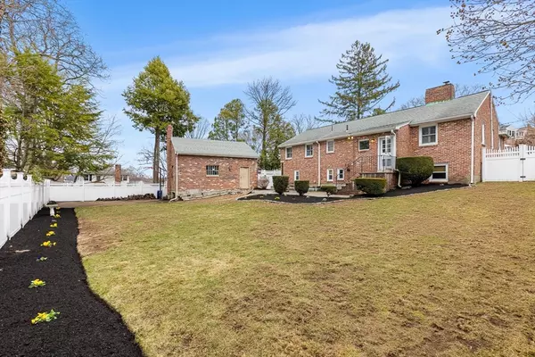 Waltham, MA 02451,60 Lakeview Avenue