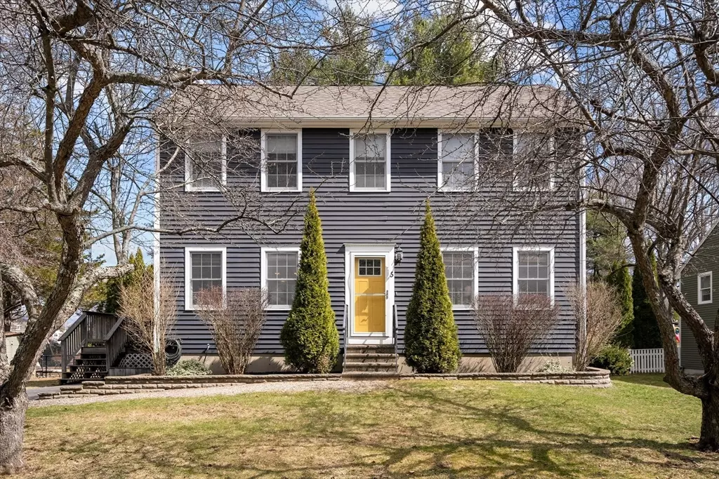 Amesbury, MA 01913,5 Cottage Ln