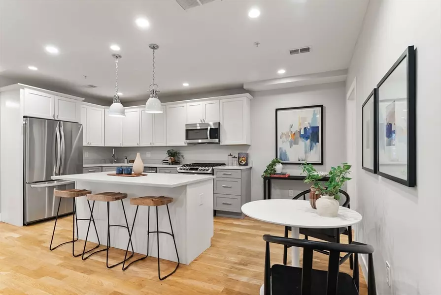 682 Blue Hill Ave #1, Boston, MA 02121