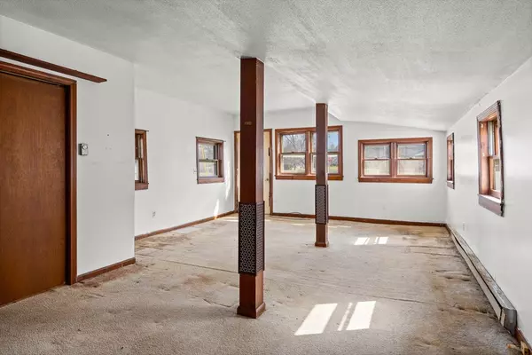 Easthampton, MA 01027,227 East St