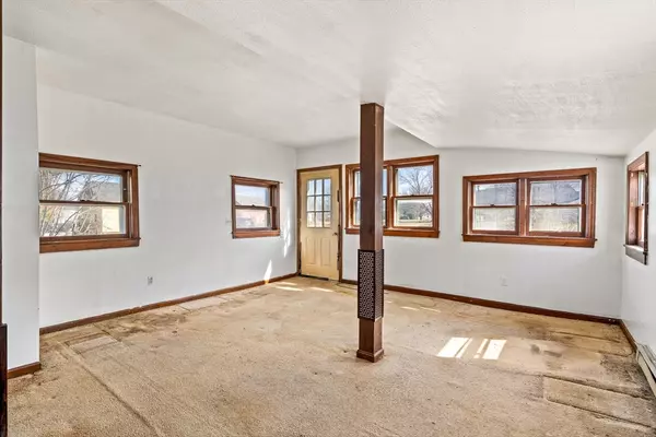 Easthampton, MA 01027,227 East St