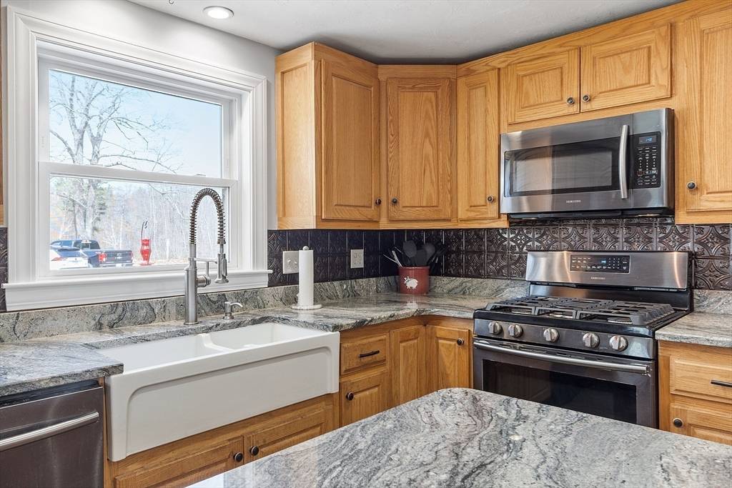 Ashby, MA 01431,18 Bernhardt Road