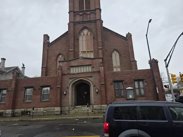 New Bedford, MA 02740,473 County St