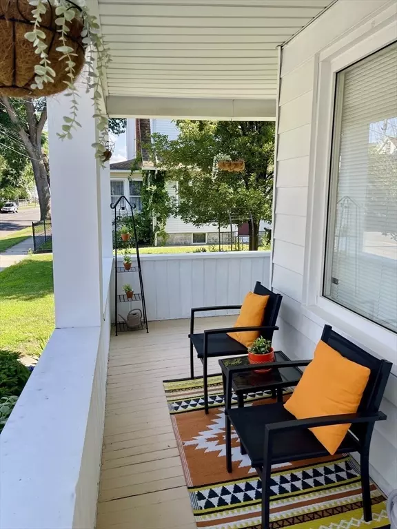 Chicopee, MA 01013,564 Springfield