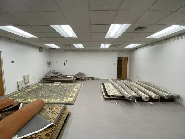 Stoneham, MA 02180,271 Main St #304