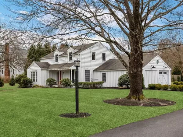 6 Woodland Dr, Cohasset, MA 02025