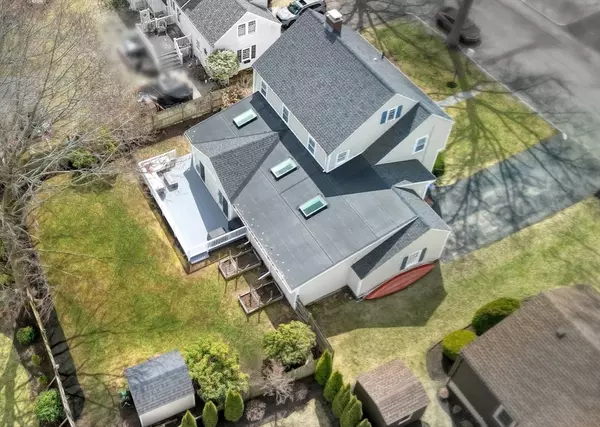Melrose, MA 02176,35 Woodcrest Dr