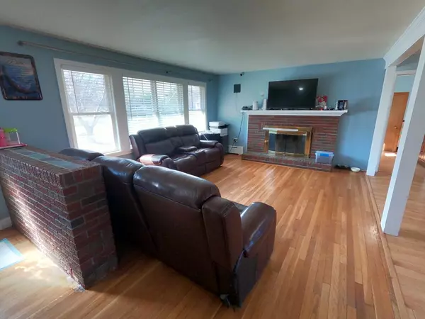 Milford, MA 01757,155 Purchase St