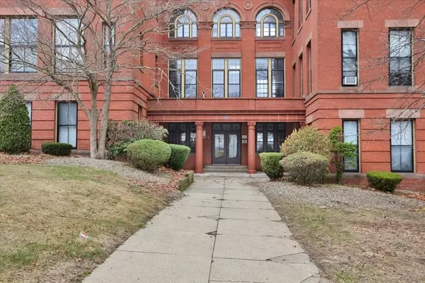 Springfield, MA 01105,64 Myrtle Street