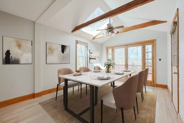 Walpole, MA 02081,149 Carpenter Rd