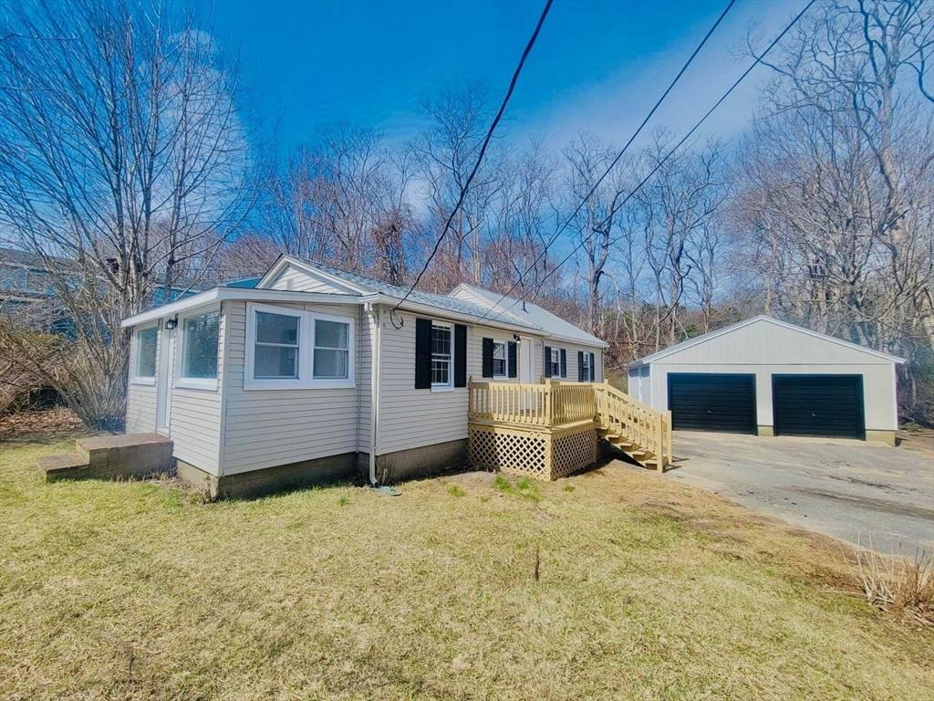 Mashpee, MA 02649,379 Main St