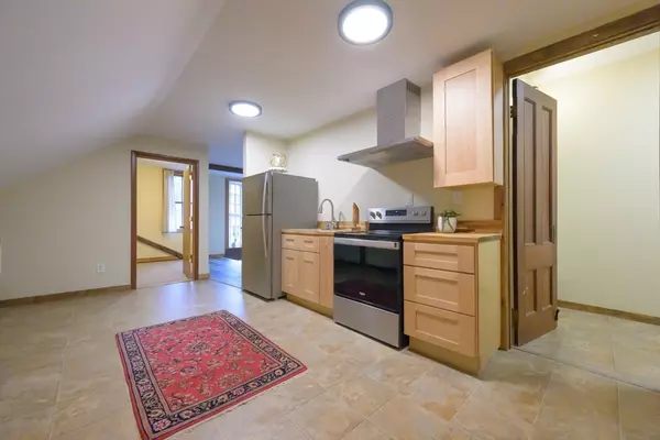 Montague, MA 01376,4 T St