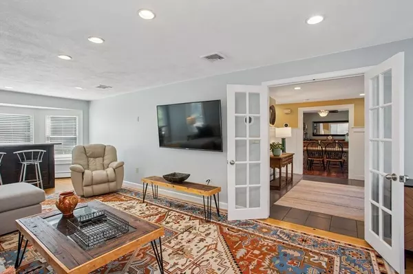 Millis, MA 02054,21 Grove St